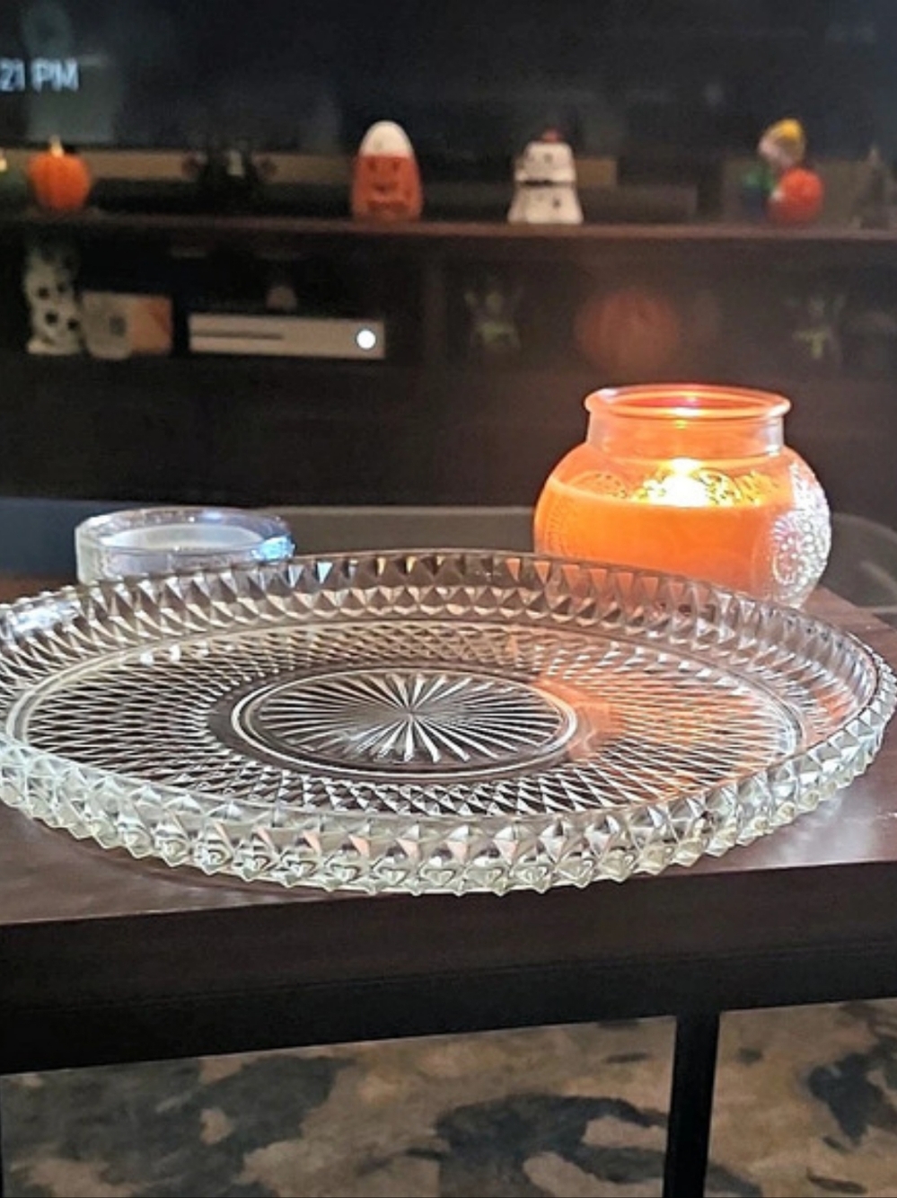 Clear 12" Pressed Glass Round Serving Platter Diamond Pattern Raised Rim(E)